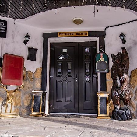 Casa Octavian Hotel Sucevita Esterno foto