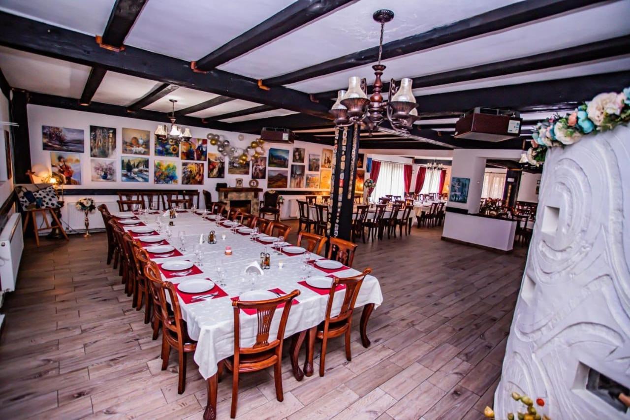 Casa Octavian Hotel Sucevita Esterno foto