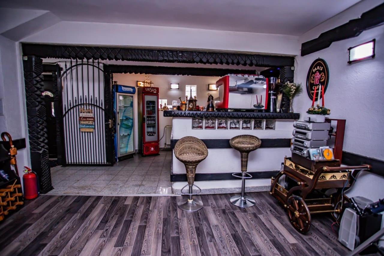 Casa Octavian Hotel Sucevita Esterno foto