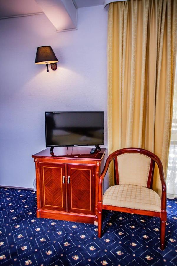 Casa Octavian Hotel Sucevita Esterno foto