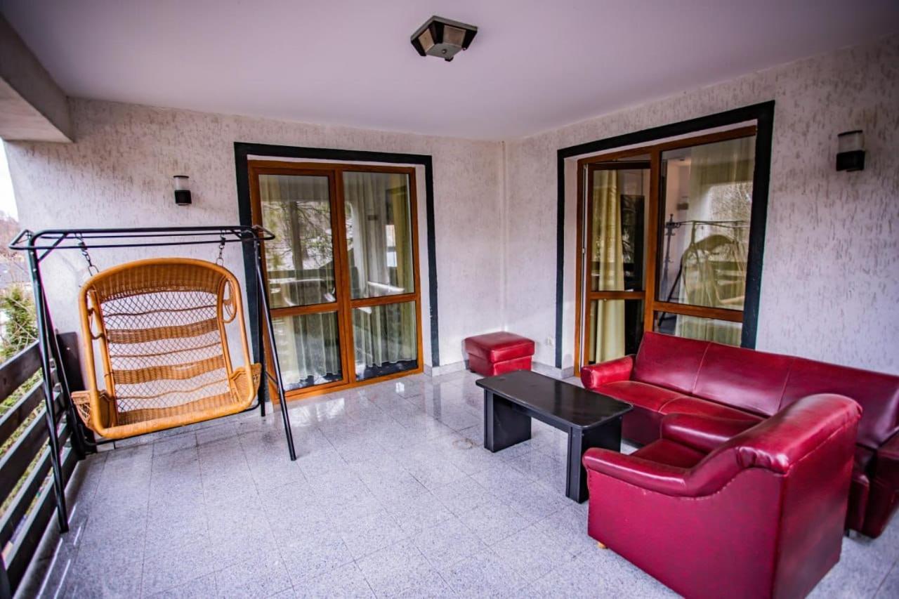 Casa Octavian Hotel Sucevita Esterno foto