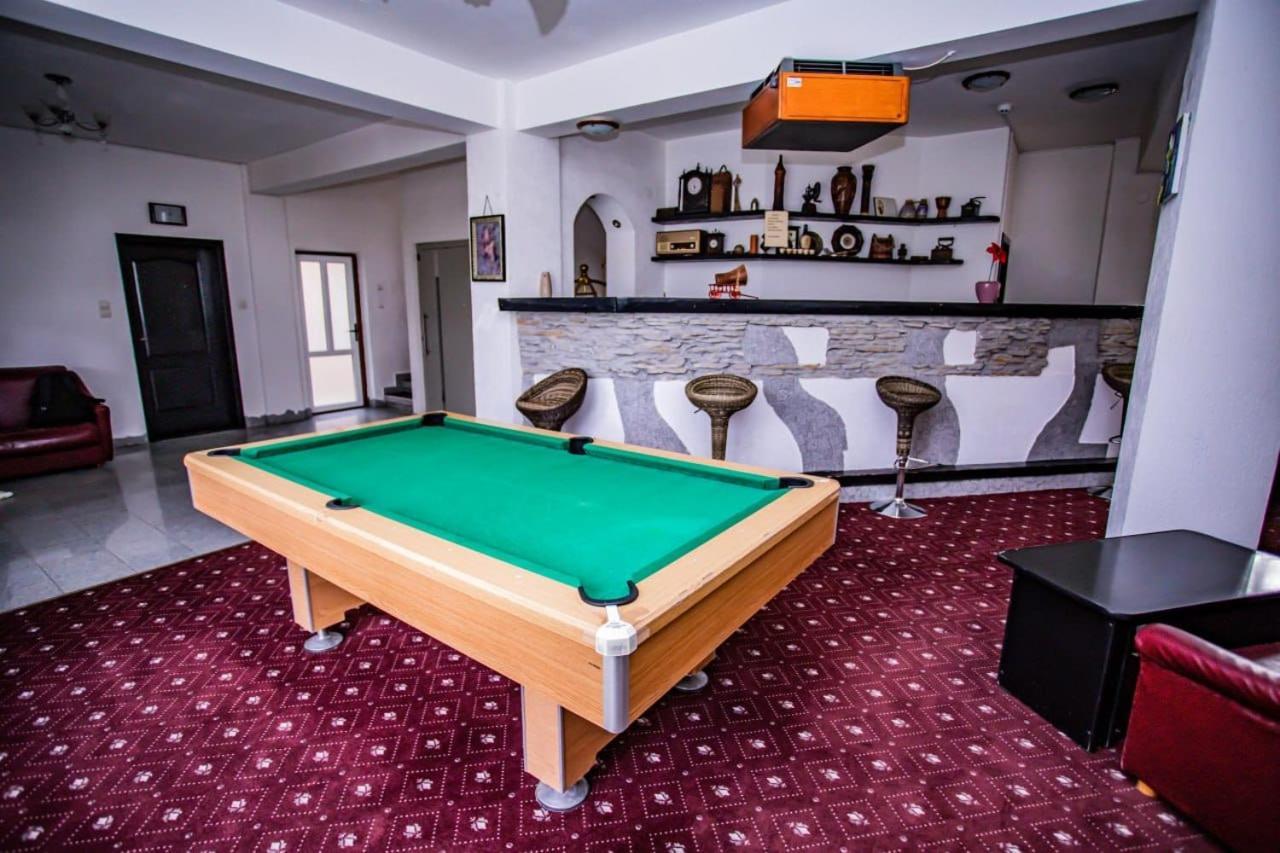 Casa Octavian Hotel Sucevita Esterno foto